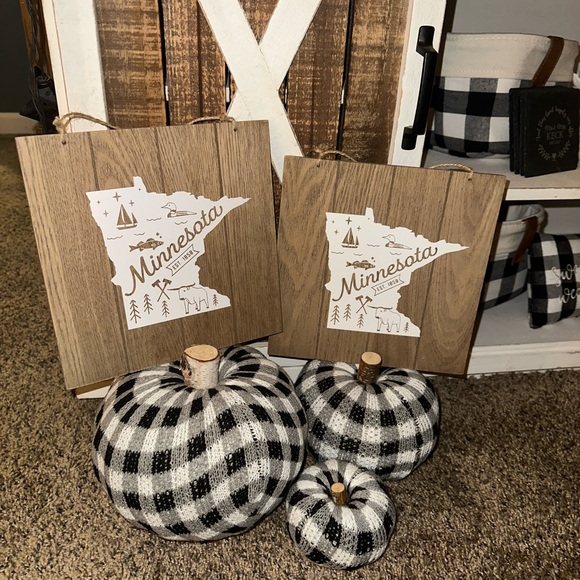 Minnesota Sign - Picture 2 of 2